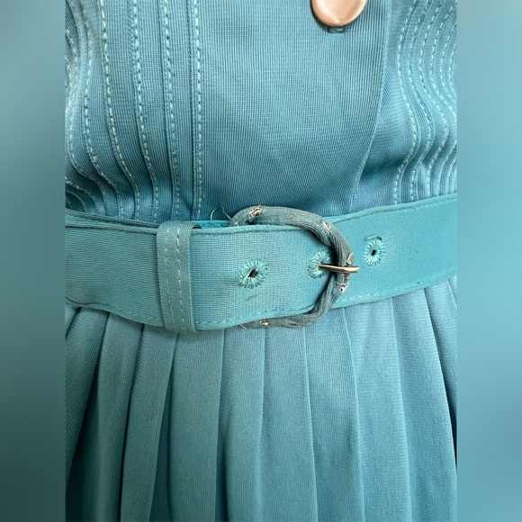 1960s Vintage A-line Shirt Dress with Pleated Skirt - Picture 5 of 7